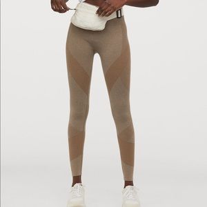 BNWOT Sold Out H&M Sculpting Leggings